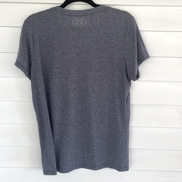 SET OF 4 Champion Fitness Tees. V-neck - Picture 3 of 7